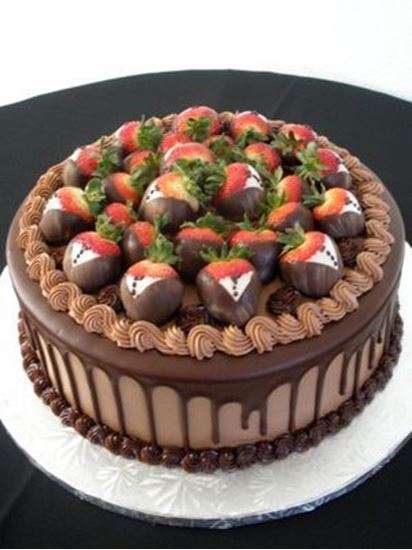 All Different Types Of Cakes Vanilla Chocolate Red Velvet Black Forest Cheese Cake Etc....contact Sheerin At 0776429600 All Bakes Are Strictly Halal. Sheerin's Cakes And Bakes