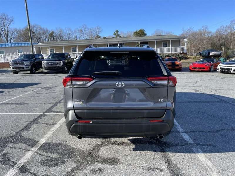   2019 Toyota Rav4 Le Fwd