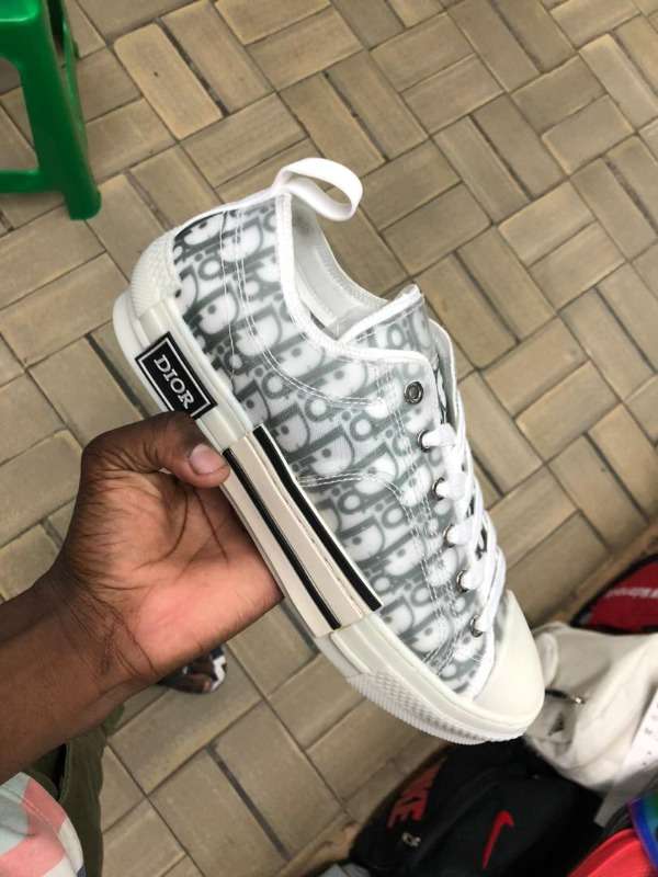 Ladies Sneakers  And Handbags 3pc