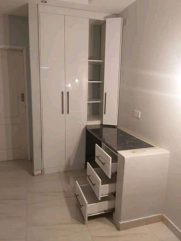 Wardrobe And Chest Of Drawers Set