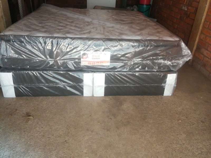 Queen-size Pillow Top Beds