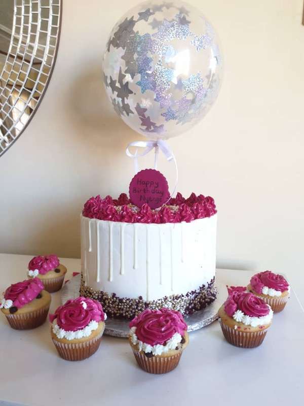 Cakes(fresh Cream, Buttercream And Fondant), Cupcakes And Doughnuts For All Occasions