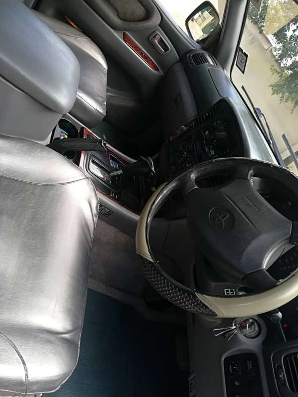 toyota landcruiser vx v8