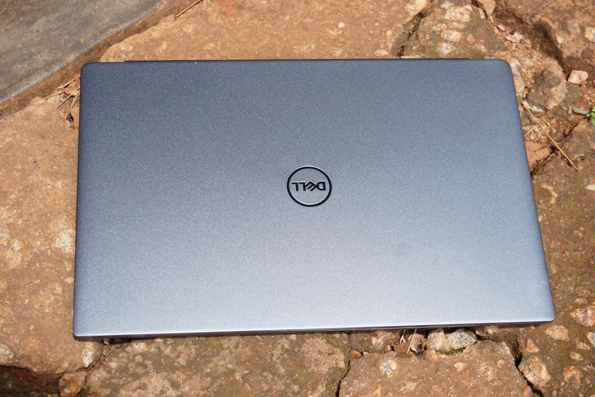Dell Vostro 5590