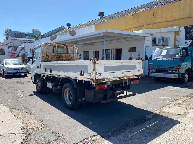 Hino Dutro 3 Tonne Truck