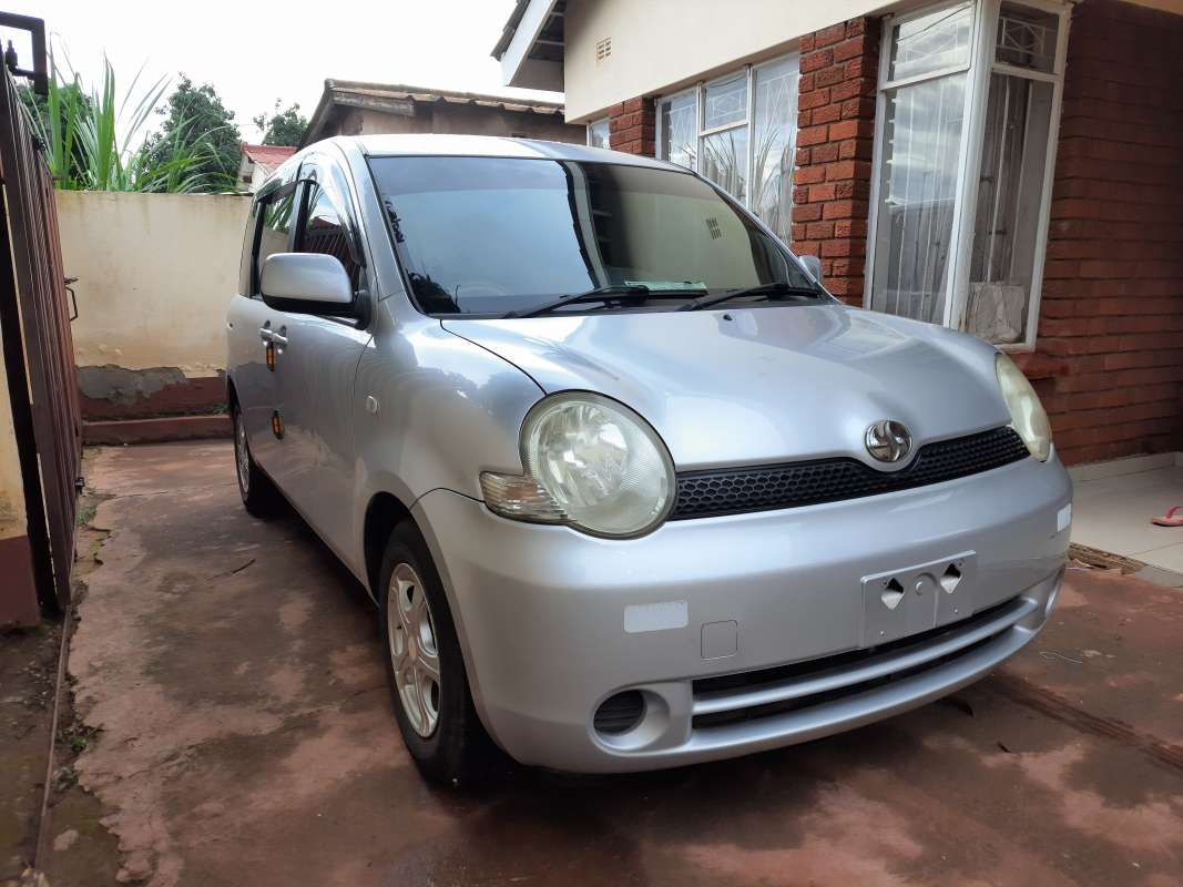 Recent Toyota Sienta