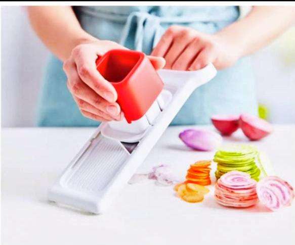 Tupperware Speedy Grater/vegetable Slicer