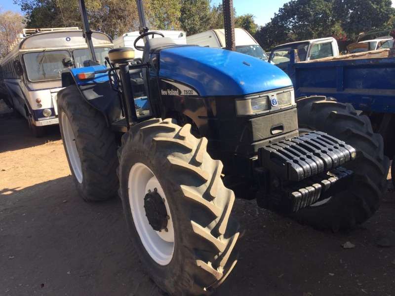 New Holland T120