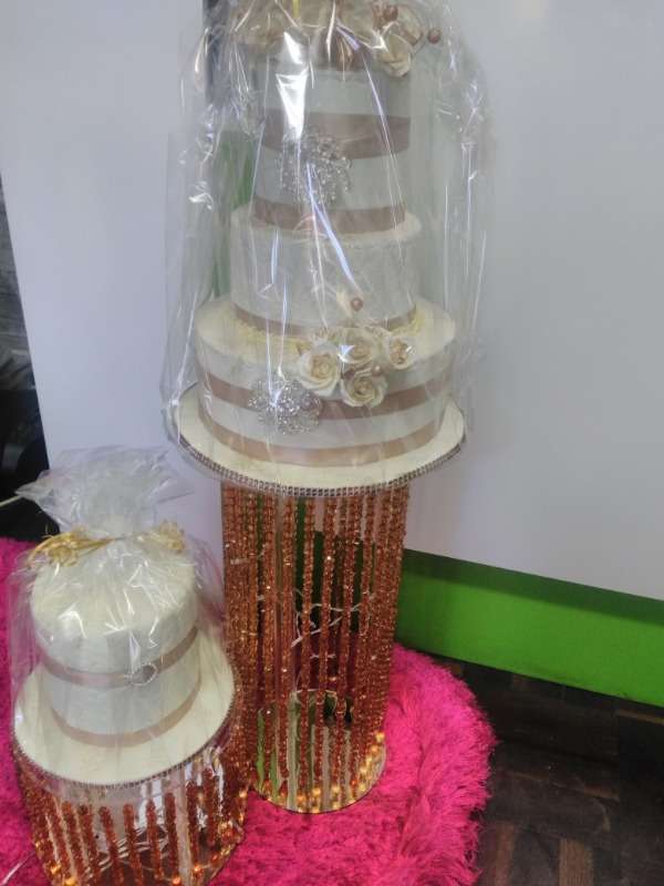 Beautiful Cake Stands For Hire