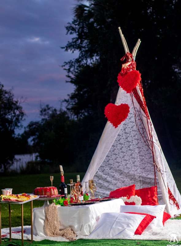 The Ultimate Valentine Picnic