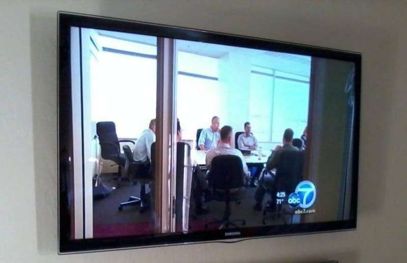 44 Inch Smart Television