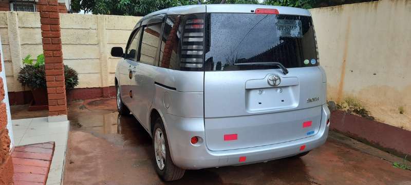 Recent Toyota Sienta